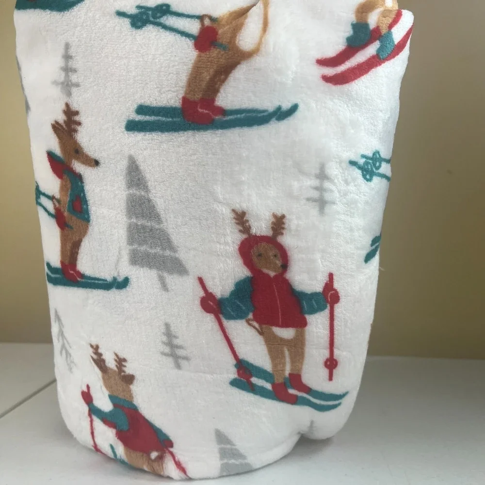 The Big One Plush Throw Blanket Ski Deer Print Super Soft 60x72 Holiday Red